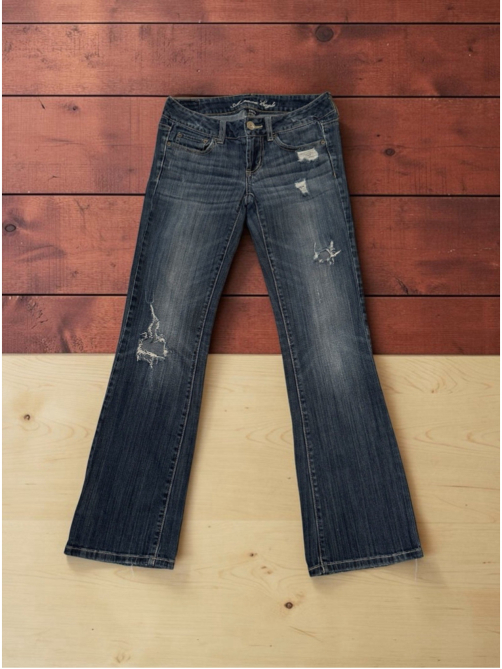American Eagle Favorite Boyfriend Jeans Women 28x32 Blue Distressed & Destructed